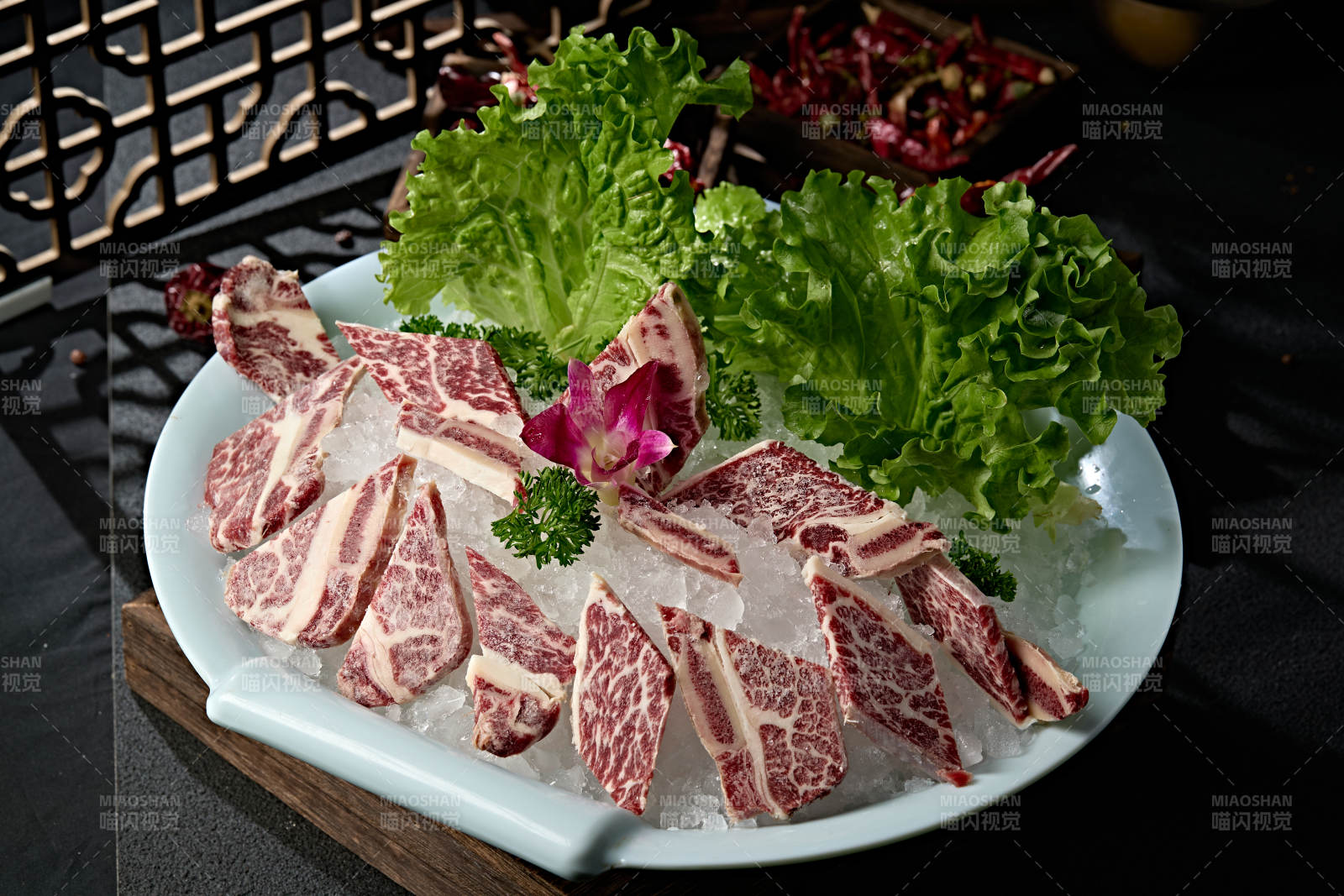 火锅涮肉食材雪花牛仔骨图片