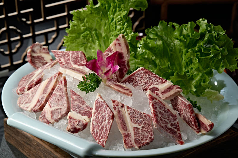 火锅涮肉食材雪花牛仔骨图片
