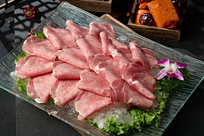 极品火锅食材草原牛舌肉卷切片图片