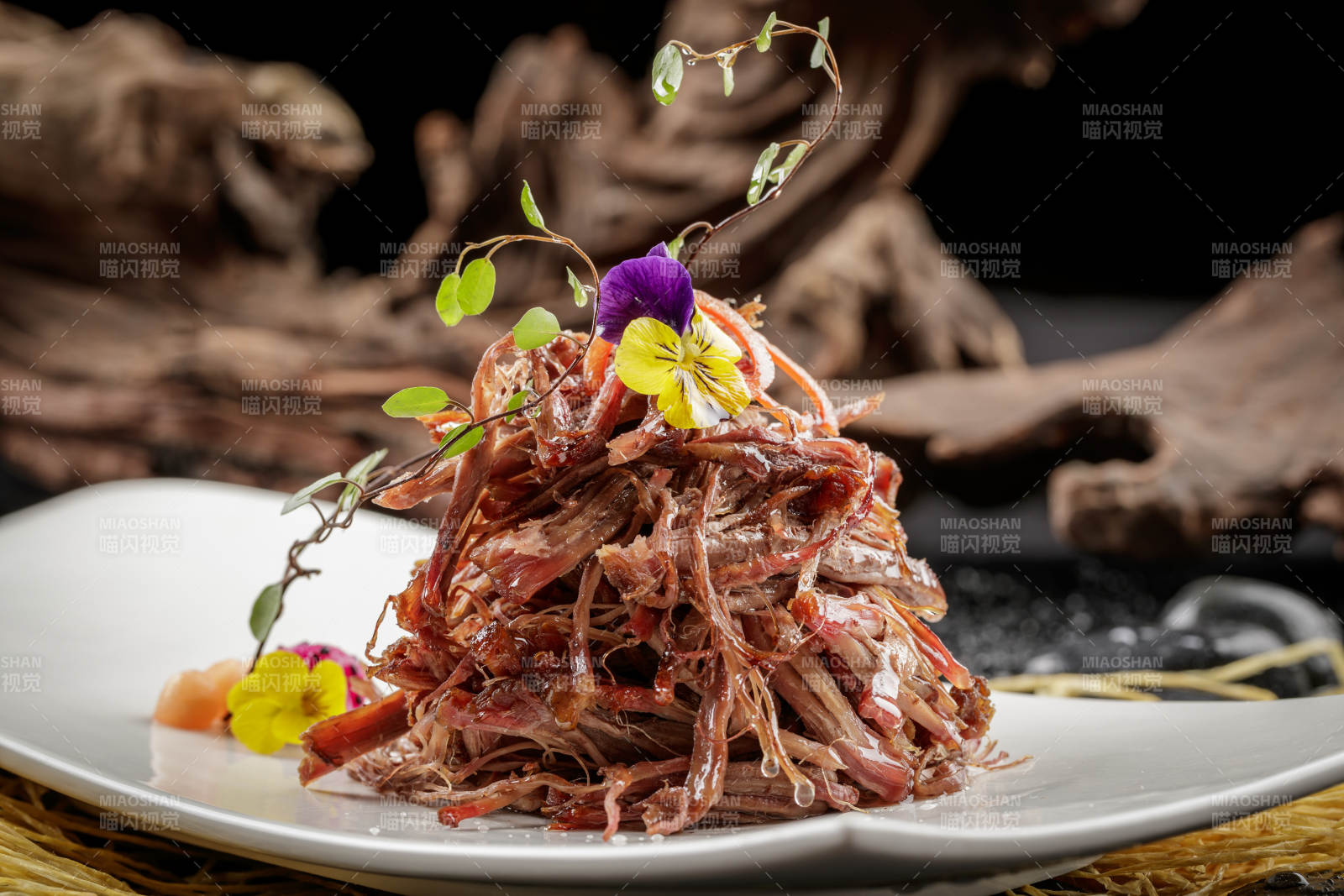 峨嵋手撕驴肉图片