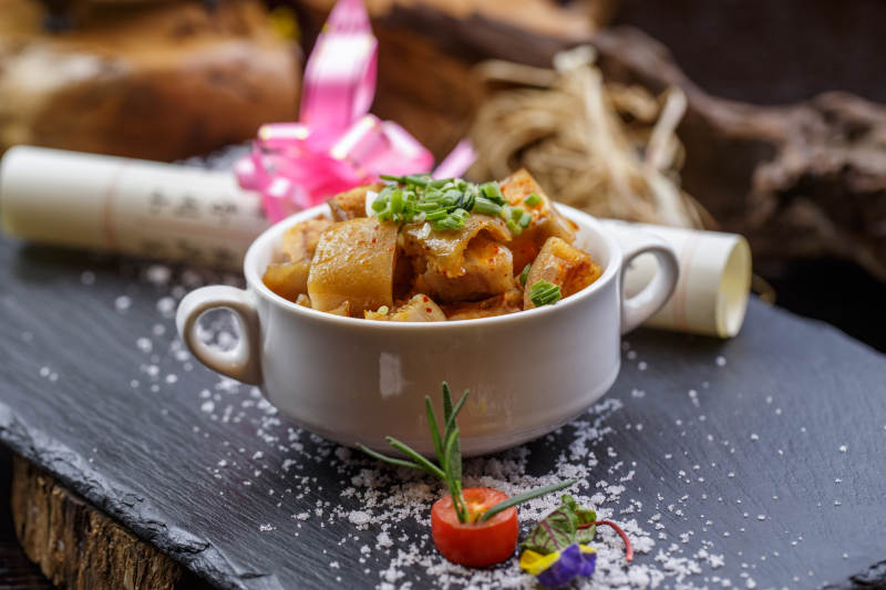 川味辣猪皮图片