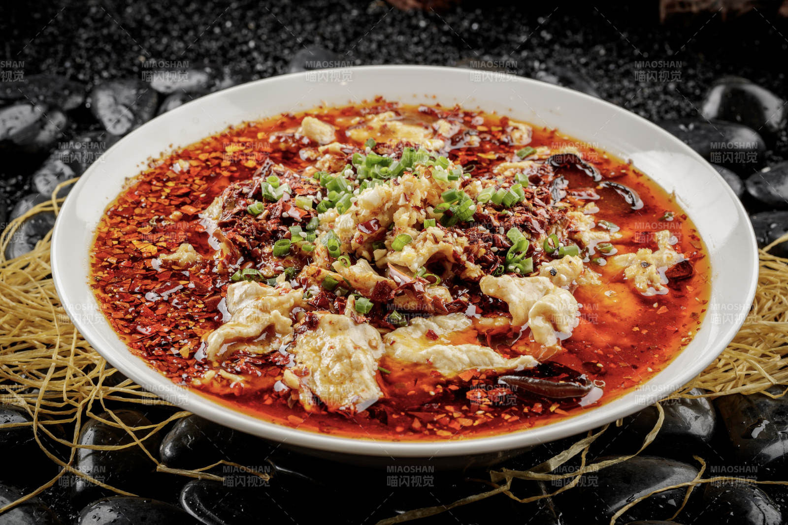 川香红油水煮肉片图片