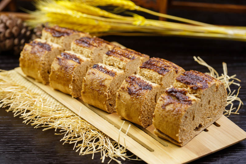 粗粮枣泥烤馍图片