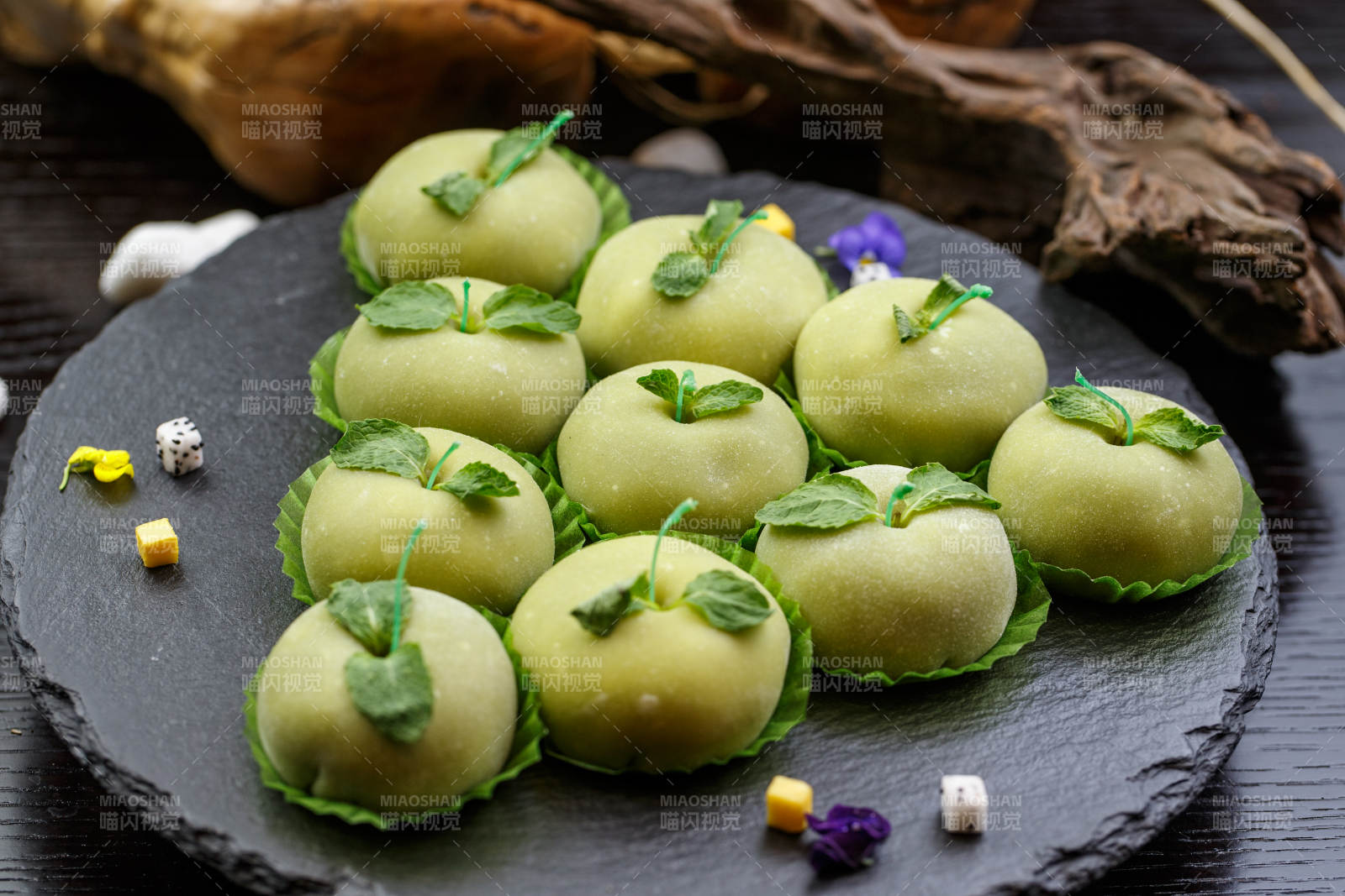 糯米糍造型似青苹果奶油泡芙图片