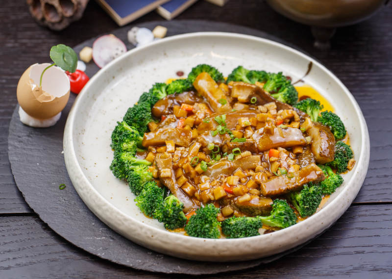 肉粒蒜香酱烧皮参图片