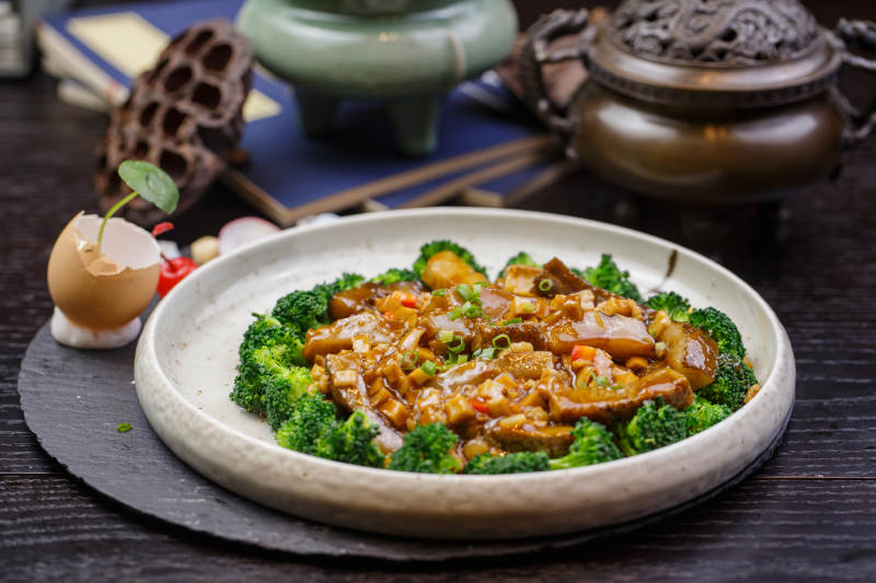 肉粒蒜香酱烧皮参图片