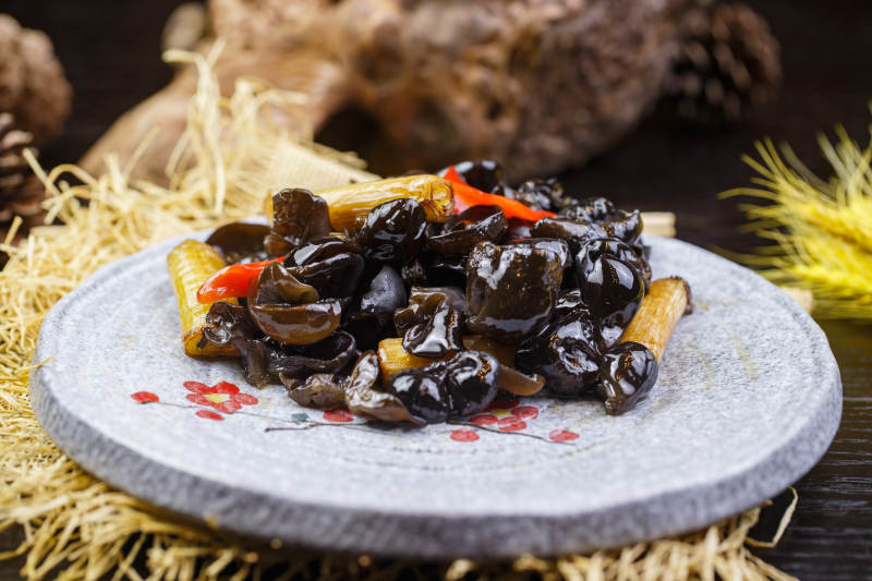 葱烧黑木耳图片