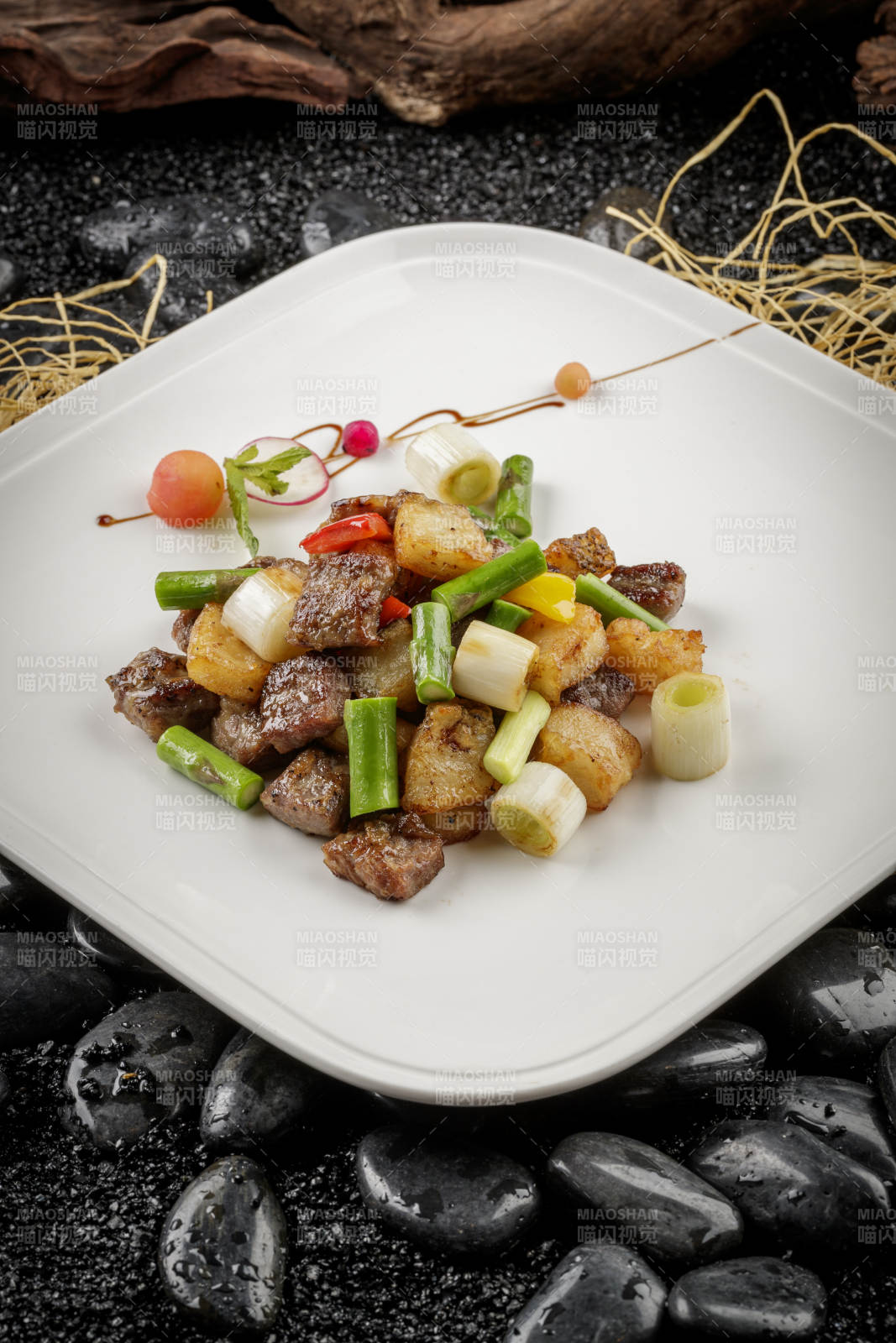 葱香咸鱼丁芦笋牛仔粒图片