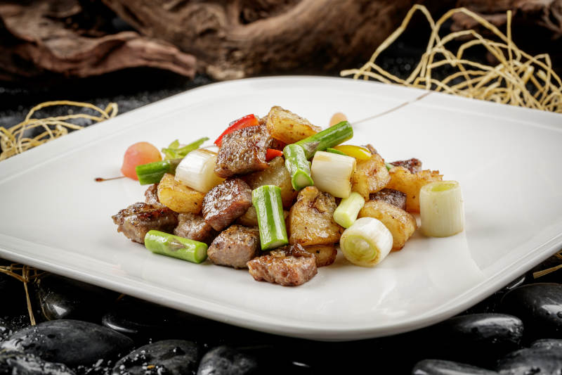 葱香咸鱼丁芦笋牛仔粒图片