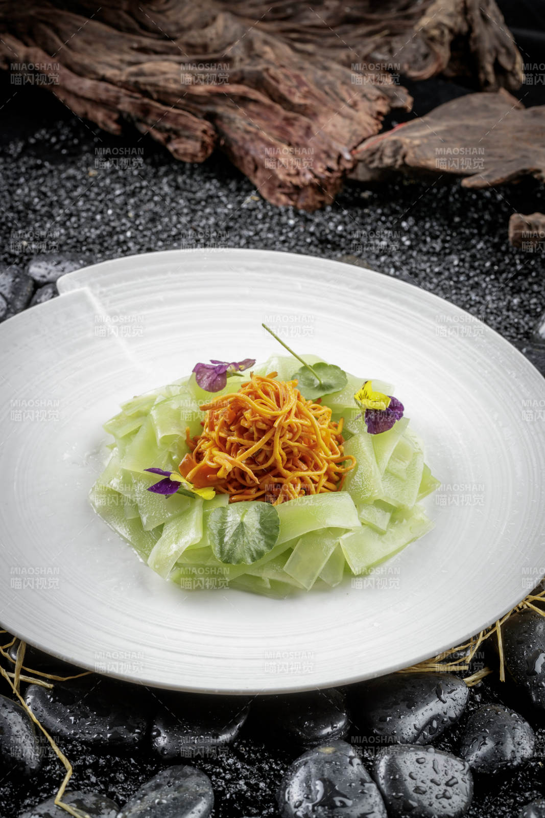 虫草花拌莴笋图片