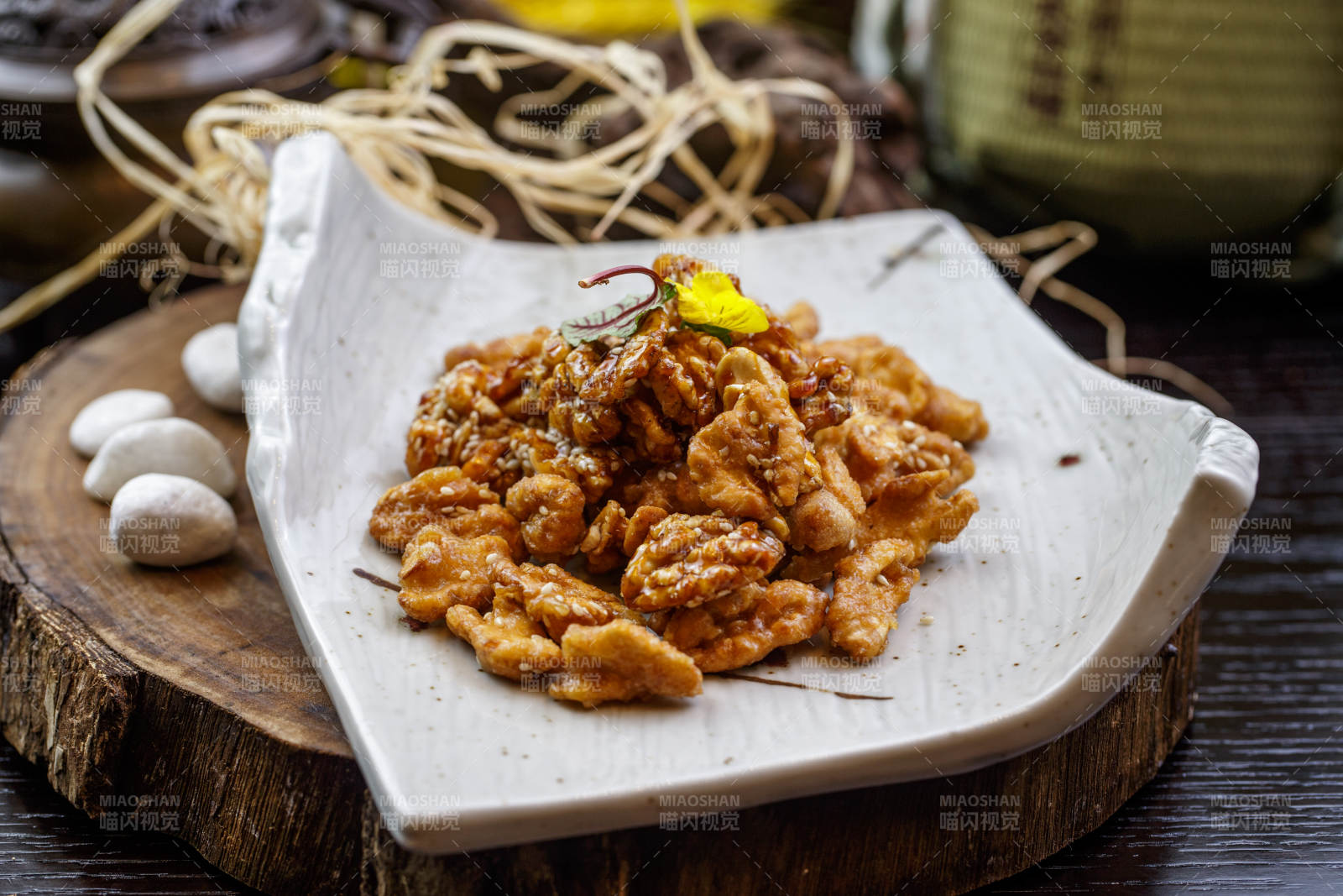 蜜汁核桃仁图片