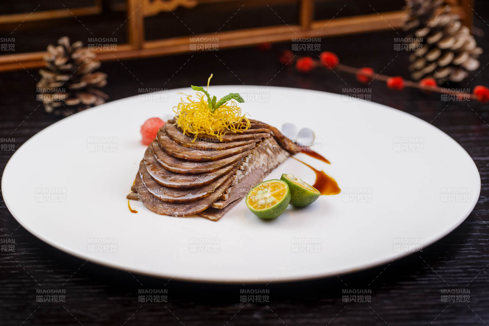 酱香牛腱子肉图片