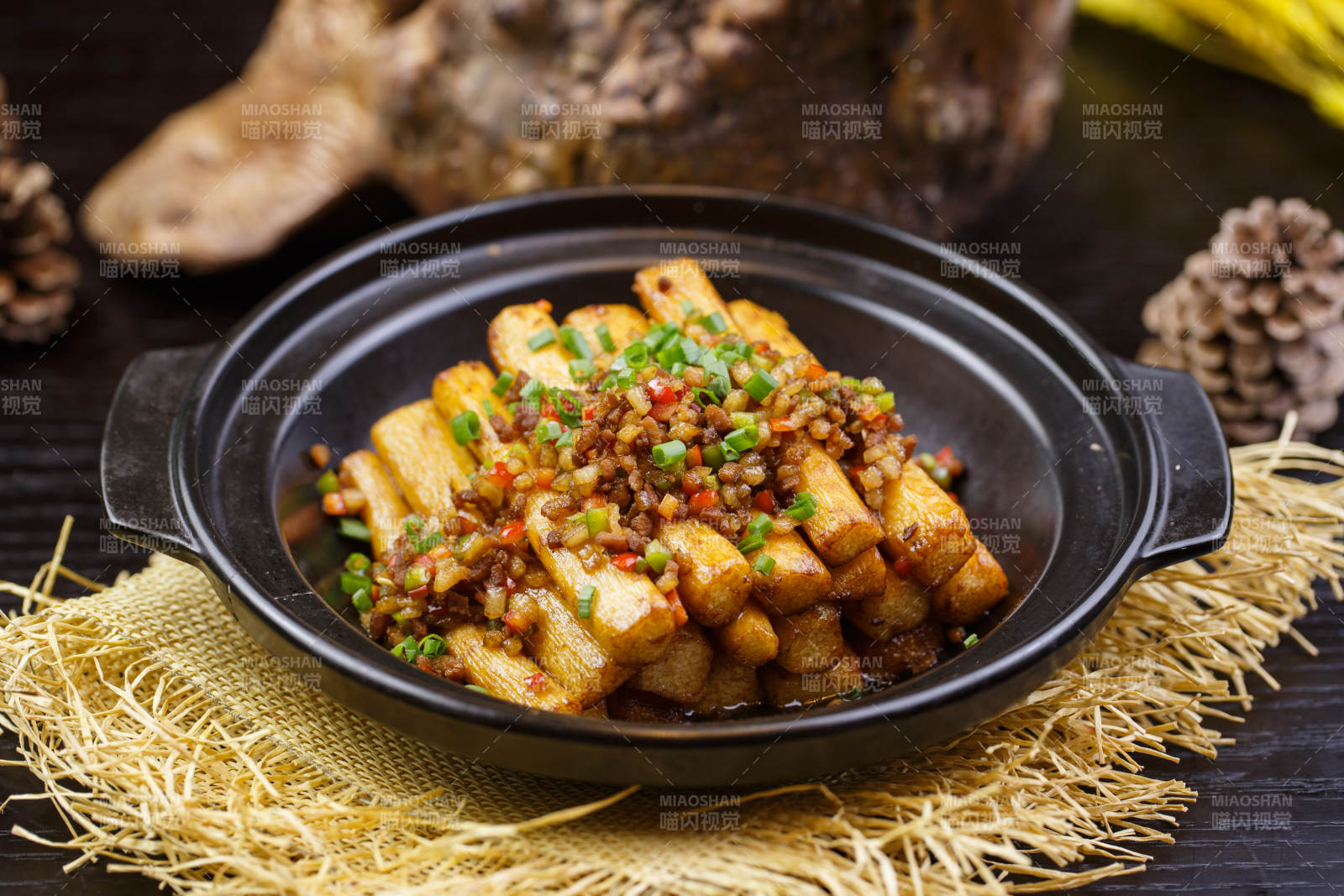 锅烧肉粒马牙山药图片