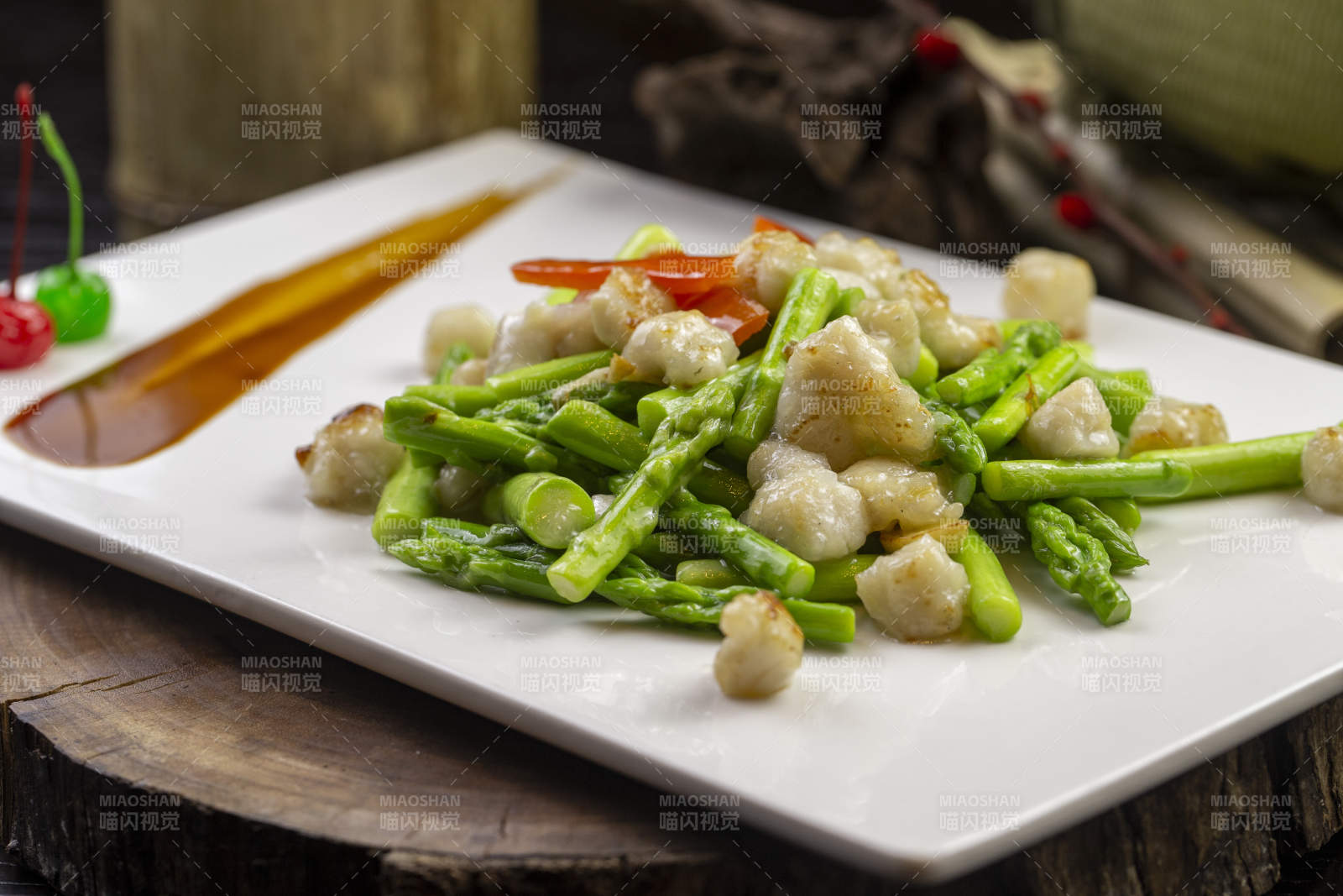 鲜芦笋焗鸡丁图片