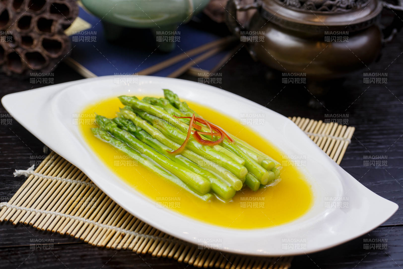 鲜鸡汤煨芦笋图片