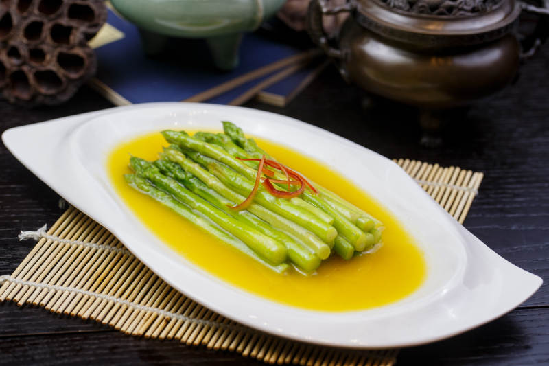 鲜鸡汤煨芦笋图片