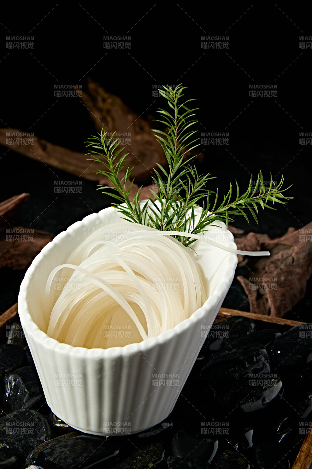 美味火锅食材干制红薯粉土豆粉图片