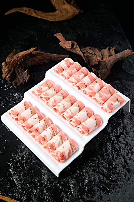 内蒙草原沙葱羔羊肉卷切片图片