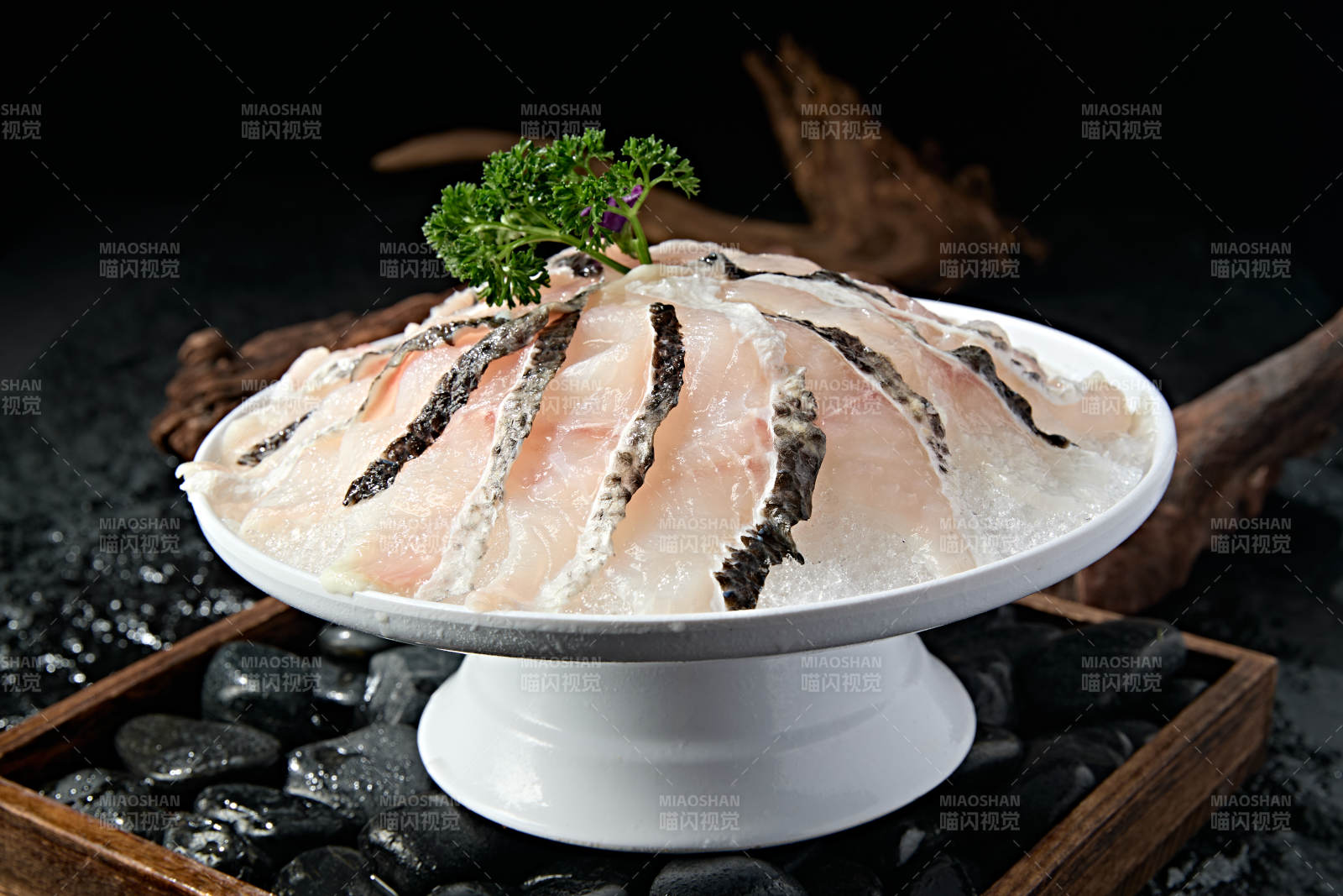 美味火锅食材鲜切青鱼皖鱼鱼片图片