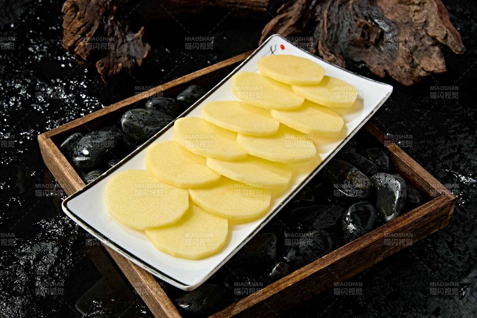 新鲜鲜切土豆片马铃薯片图片