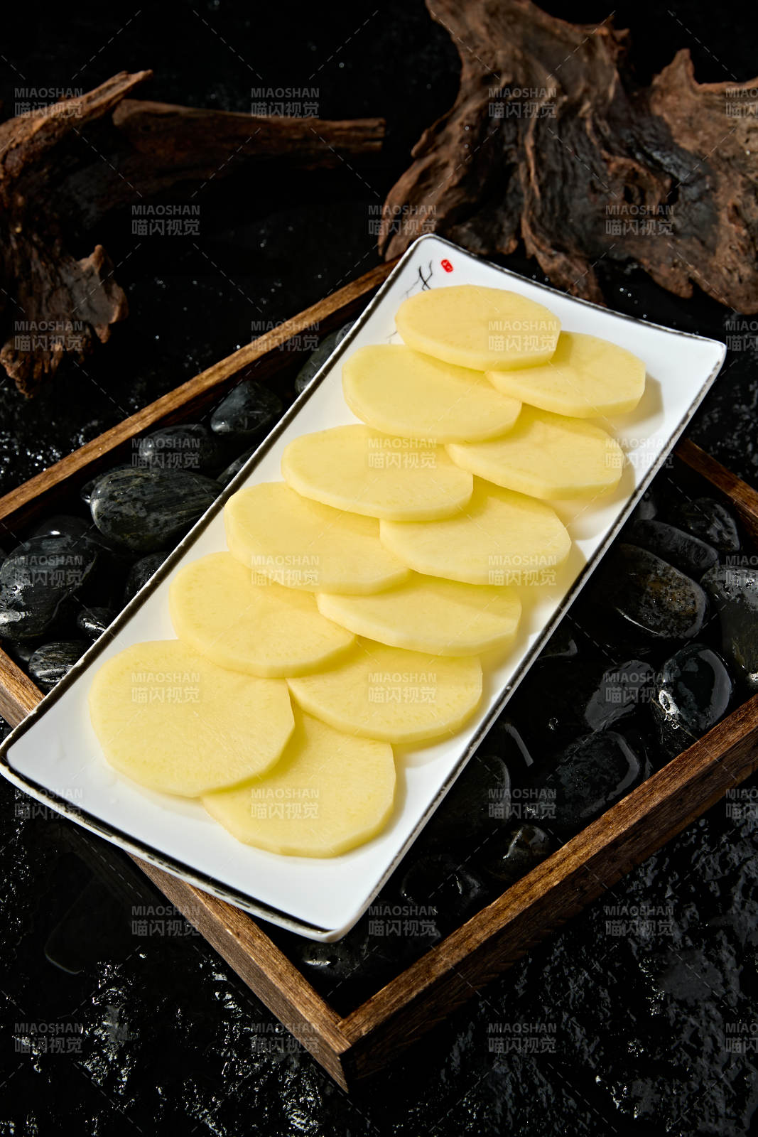 新鲜鲜切土豆片马铃薯片图片