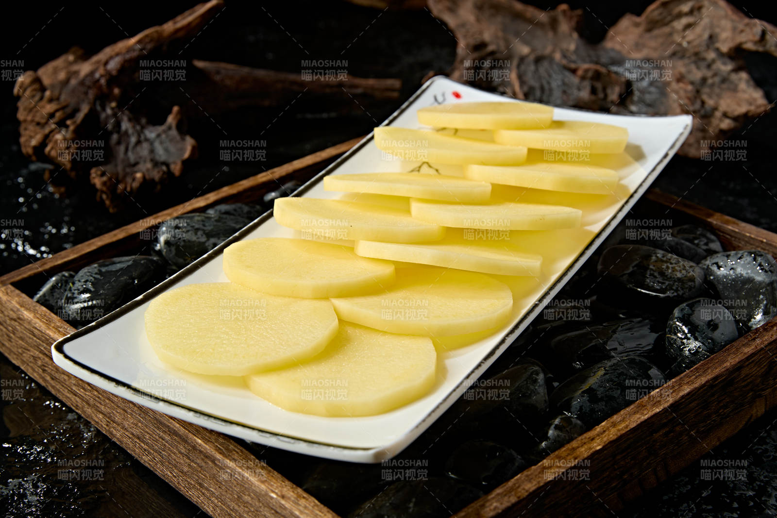 新鲜鲜切土豆片马铃薯片图片