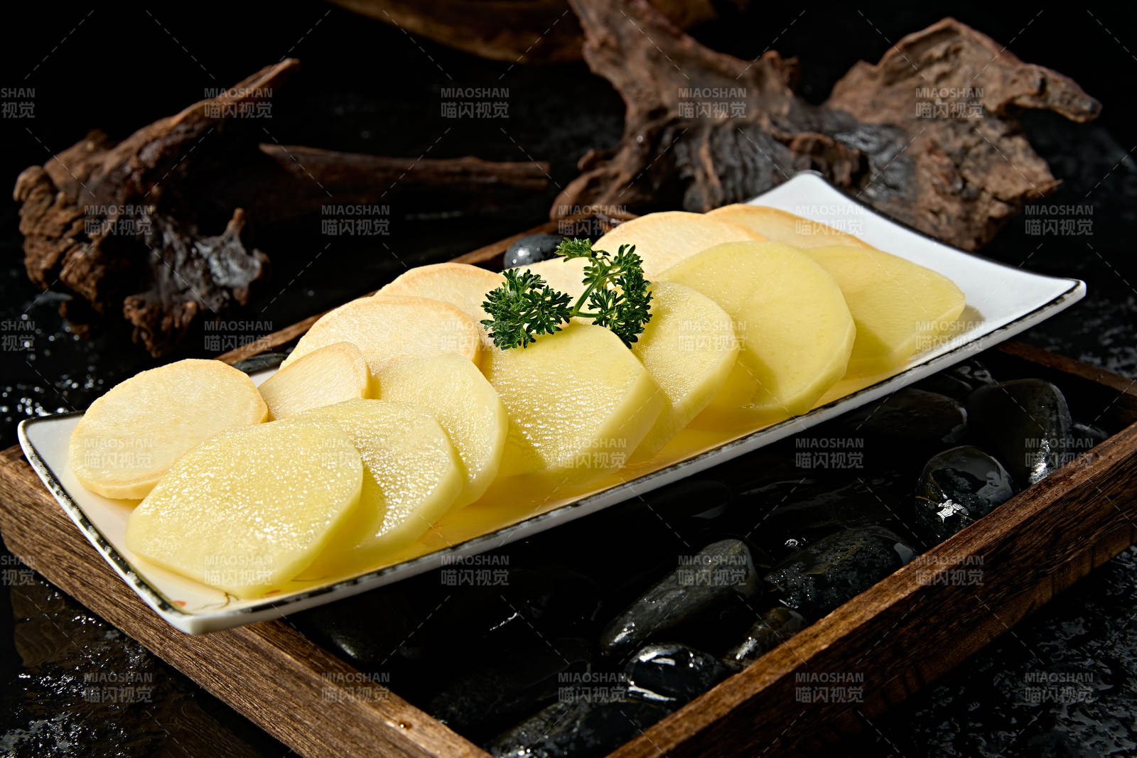 新鲜鲜切土豆片马铃薯片图片