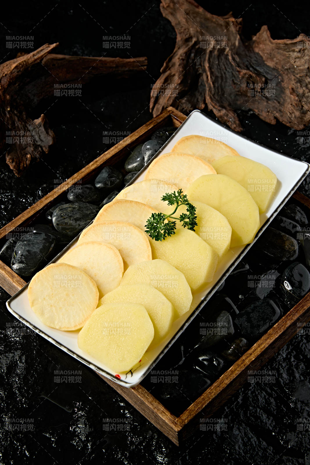 新鲜鲜切土豆片马铃薯片图片