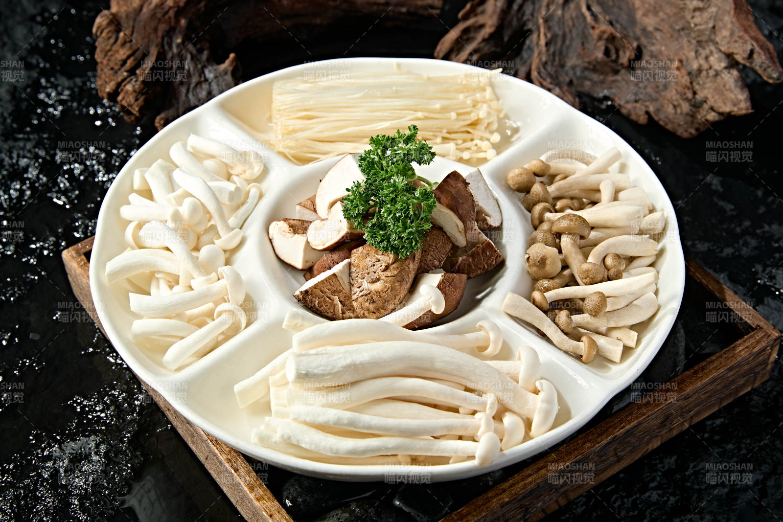 美味火锅食材山珍菌菇拼盘图片