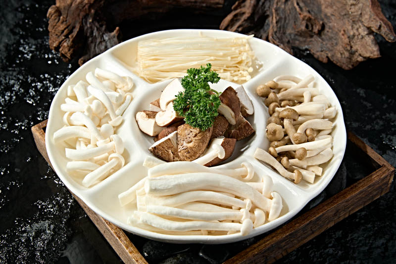 美味火锅食材山珍菌菇拼盘图片