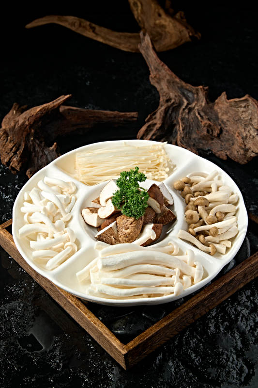 美味火锅食材山珍菌菇拼盘图片