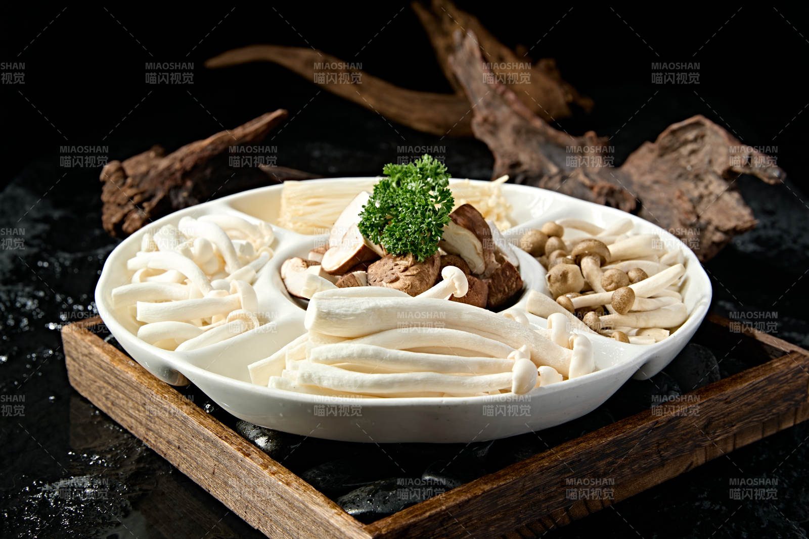 美味火锅食材山珍菌菇拼盘图片