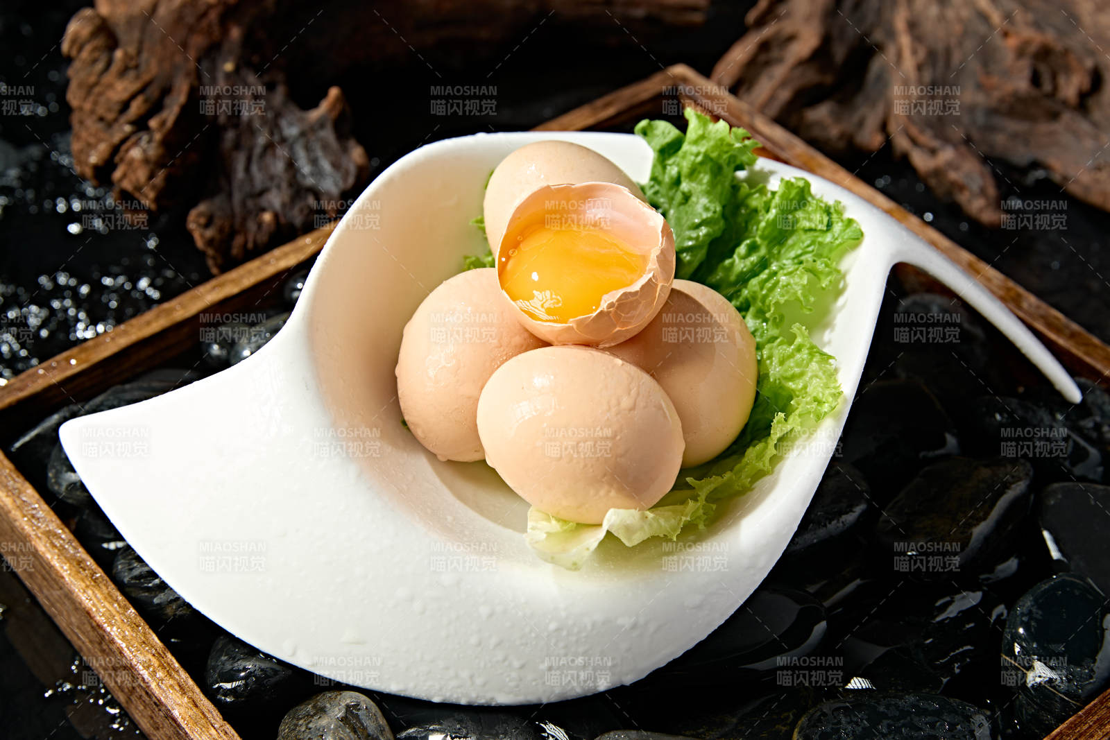 火锅食材营养丰富味道鲜美的油鸡蛋图片