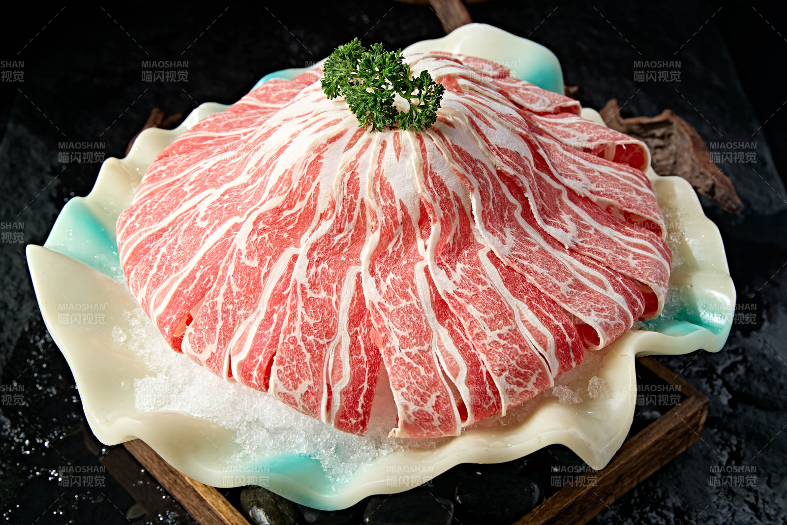 极品日式雪花和牛切片图片
