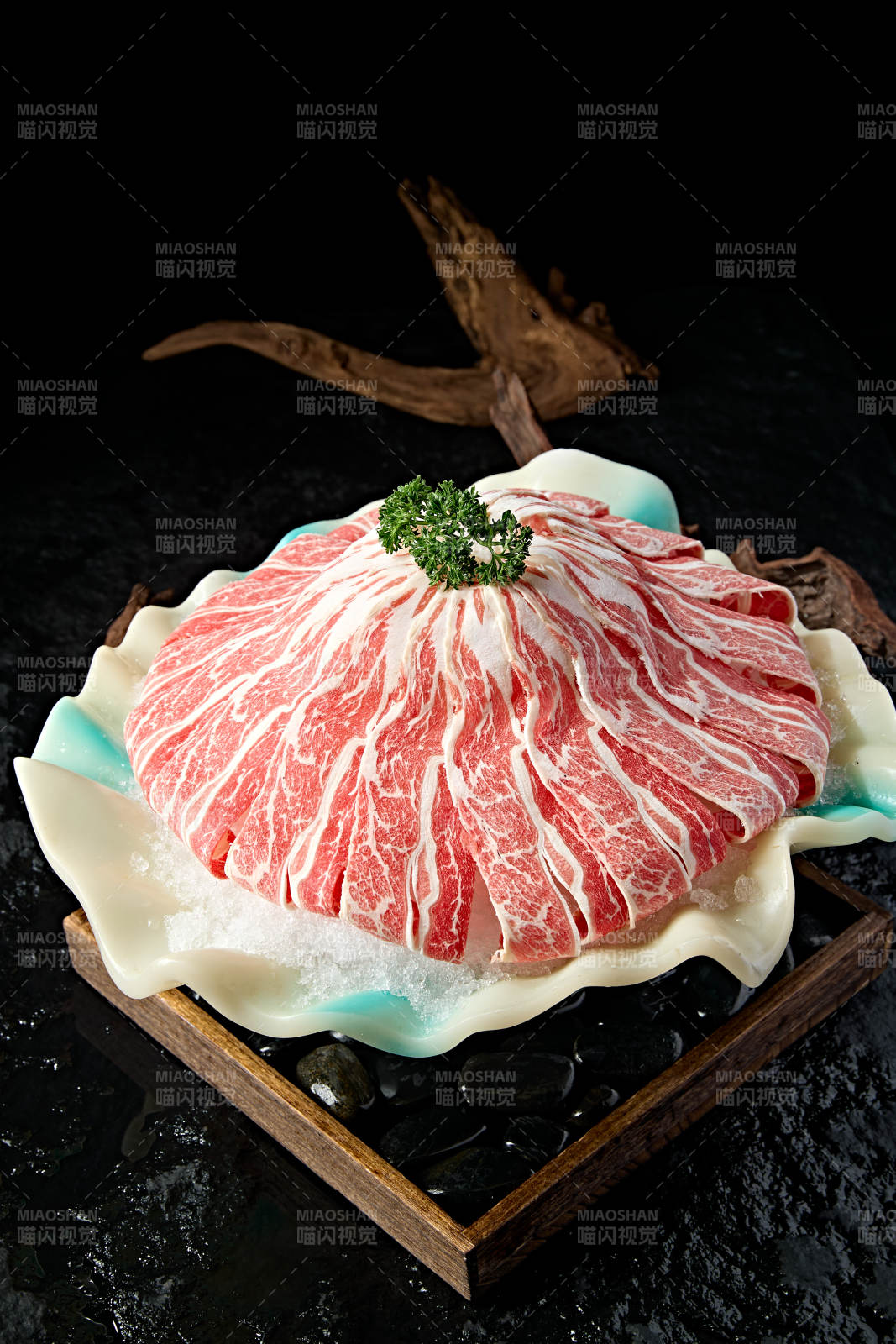 极品日式雪花和牛切片图片