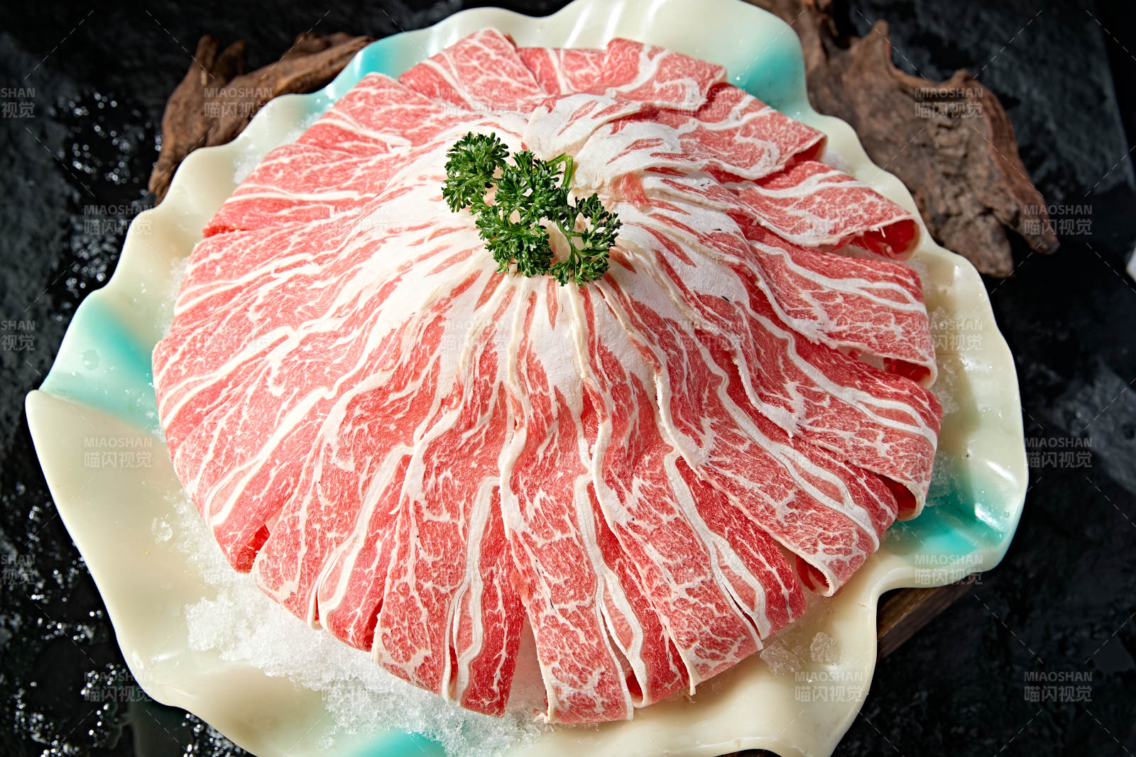 极品日式雪花和牛切片图片
