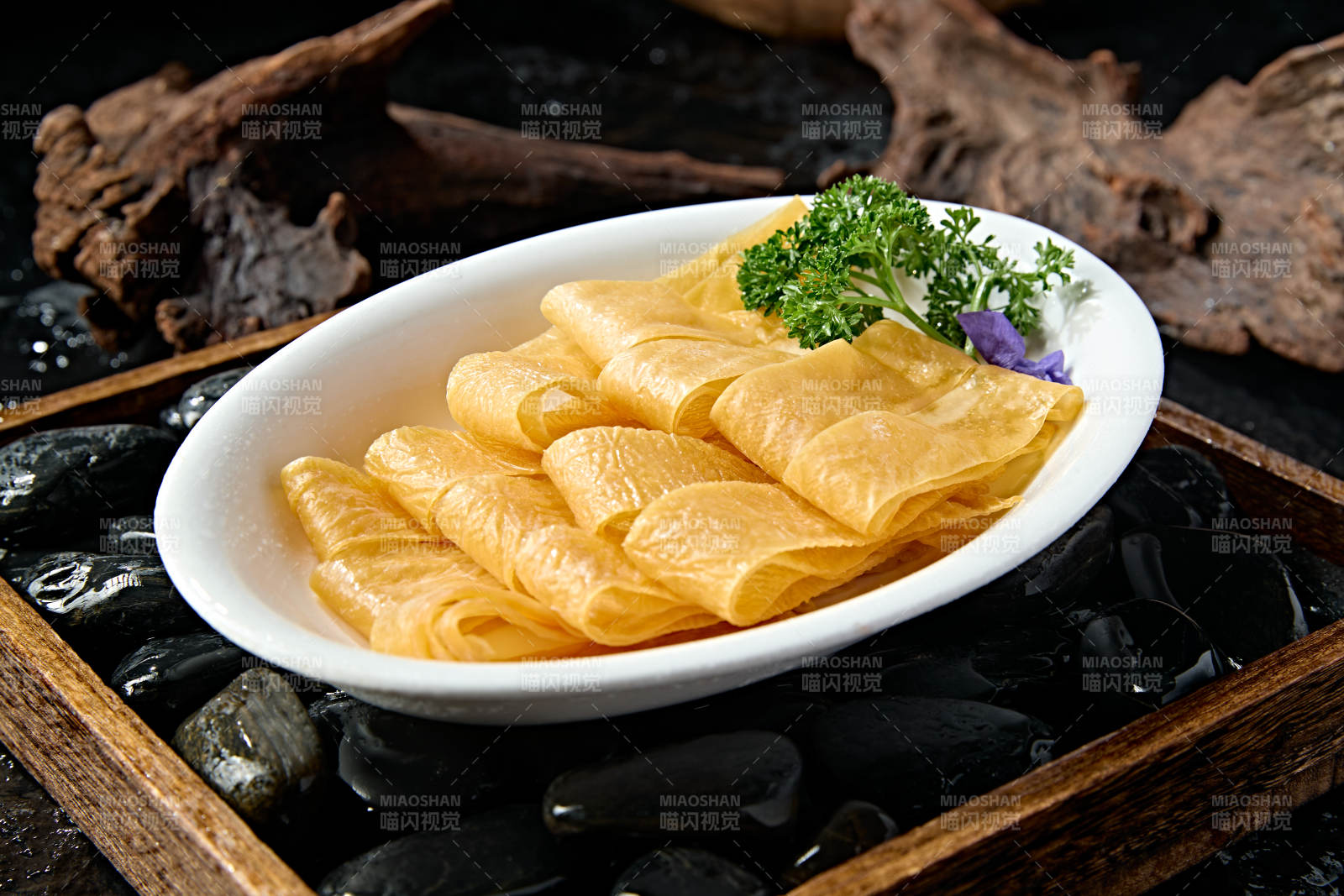 火锅涮品食材传统油豆皮图片