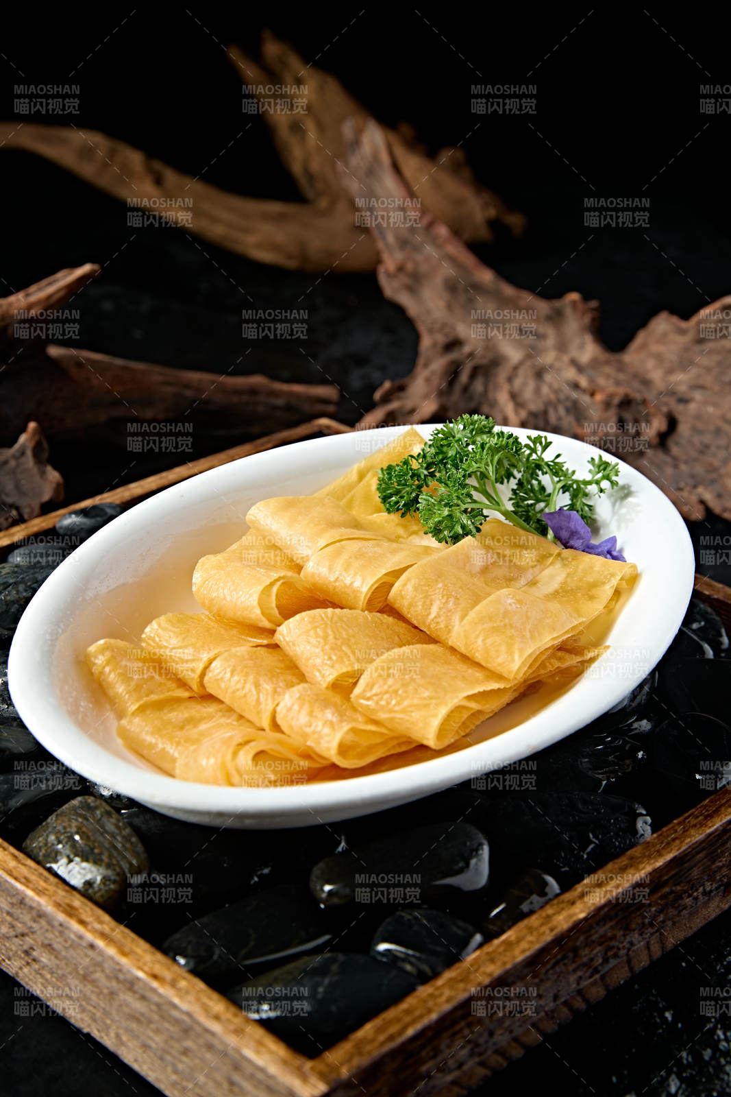 火锅涮品食材传统油豆皮图片