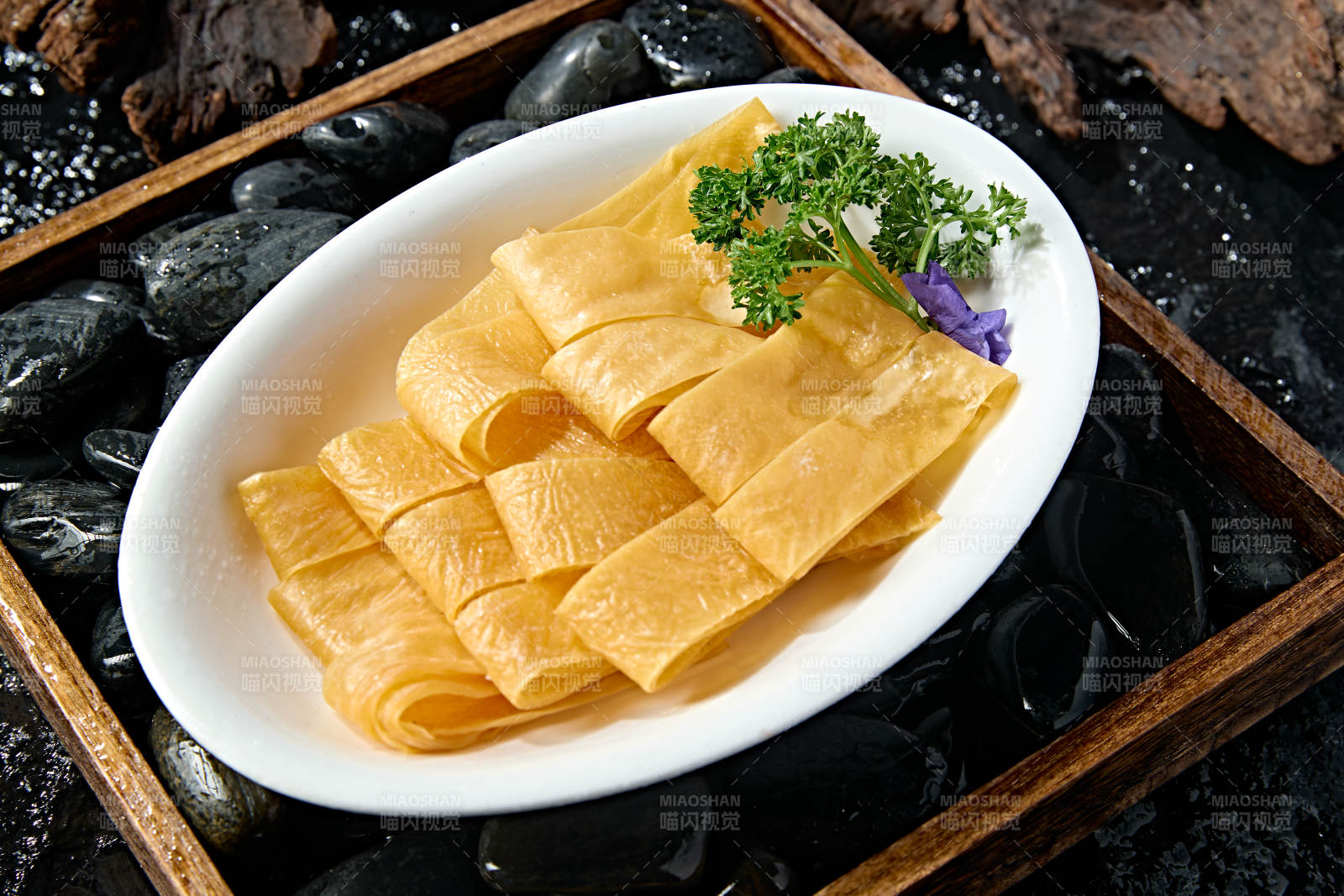 火锅涮品食材传统油豆皮图片