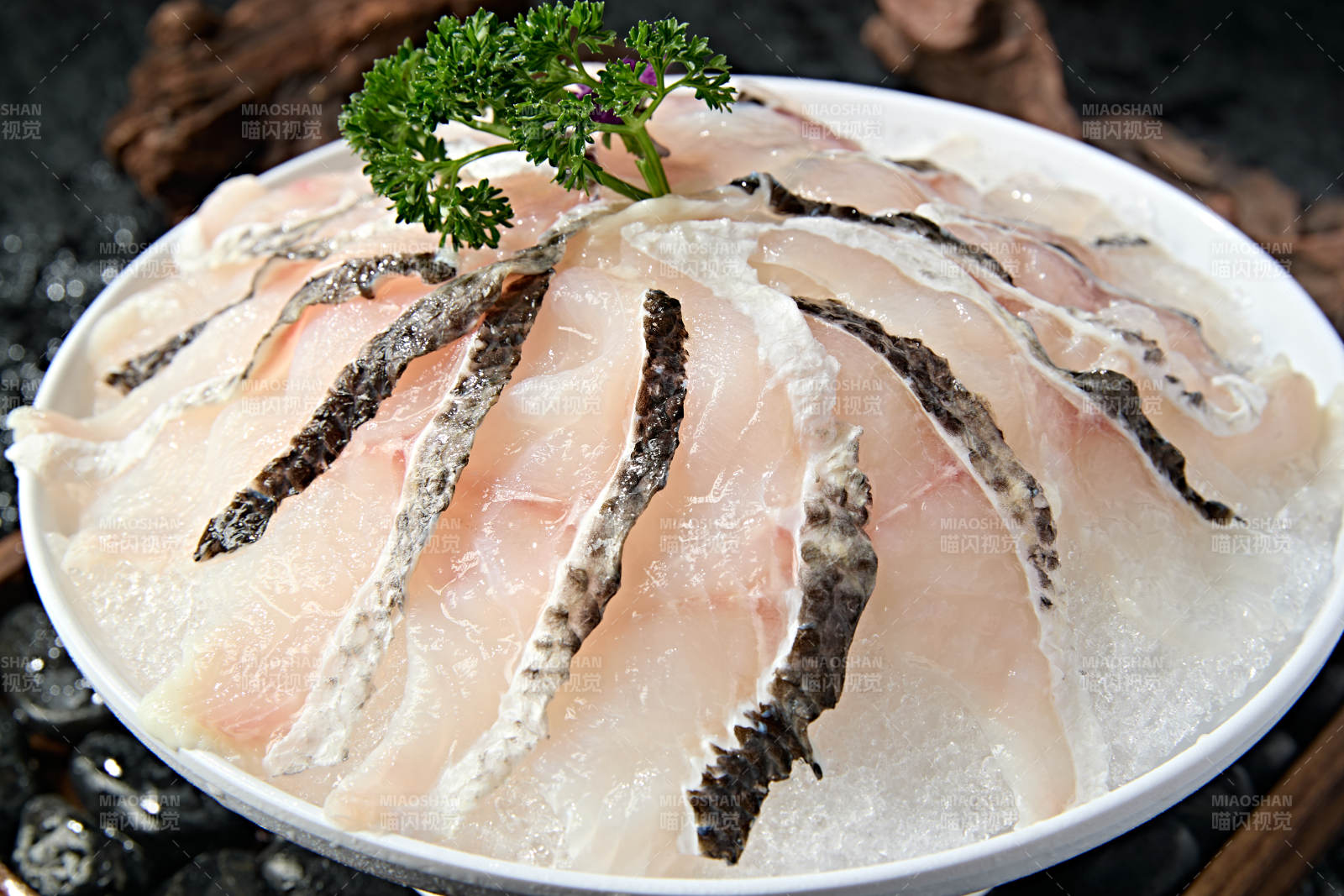 美味火锅食材鲜切青鱼皖鱼鱼片图片