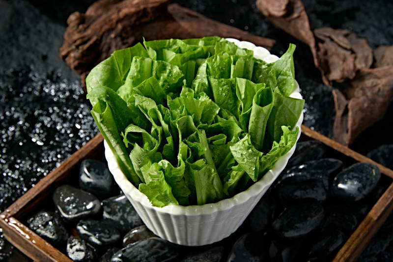 火锅食材新鲜的油麦菜图片