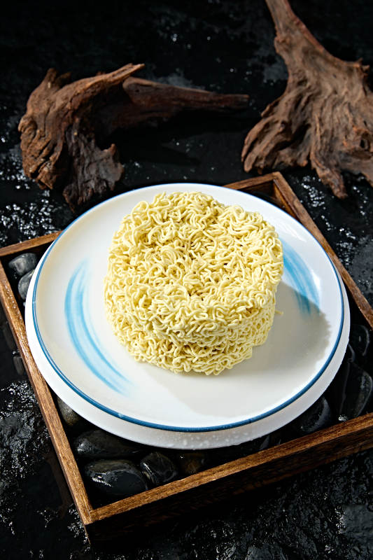 高档火锅料理食材方便面饼图片