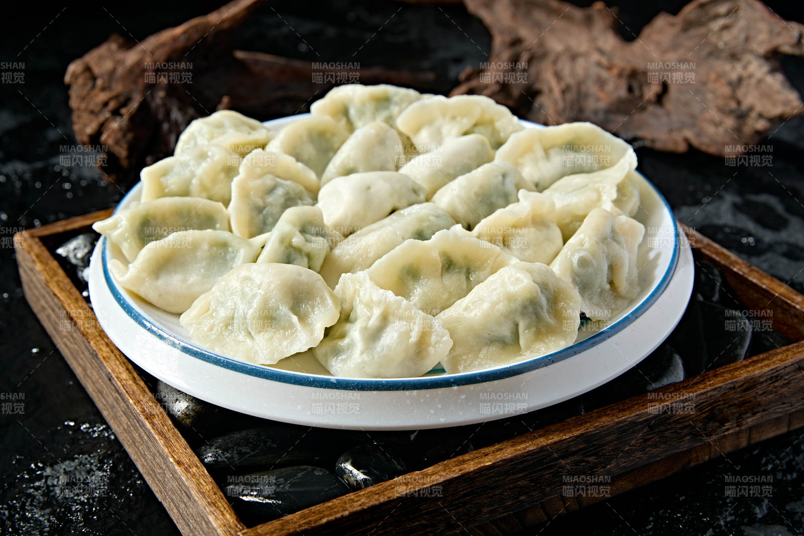 韭菜猪肉馅手工水饺图片