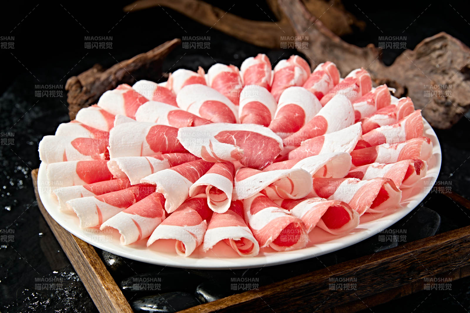 内蒙草原羔羊肉片图片