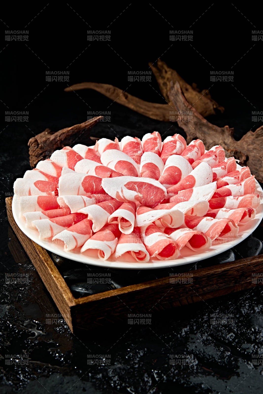 内蒙草原羔羊肉片图片