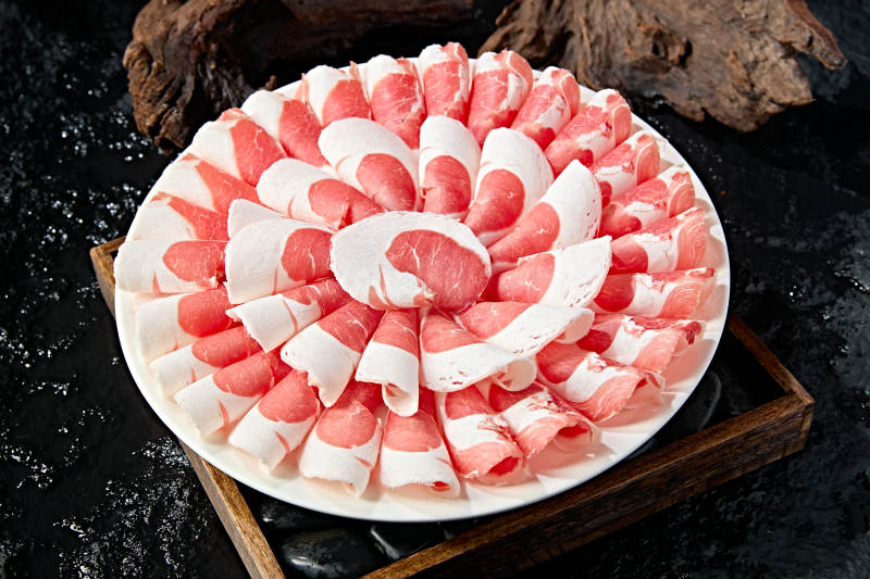 内蒙草原羔羊肉片图片