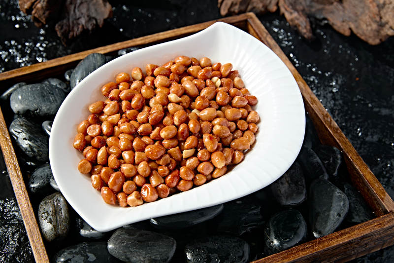 佐酒小吃油炸花生米图片