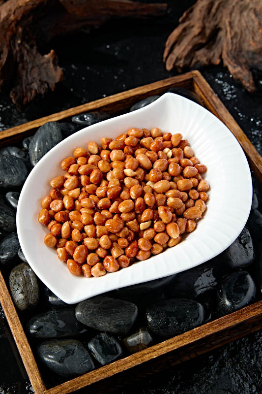 佐酒小吃油炸花生米图片