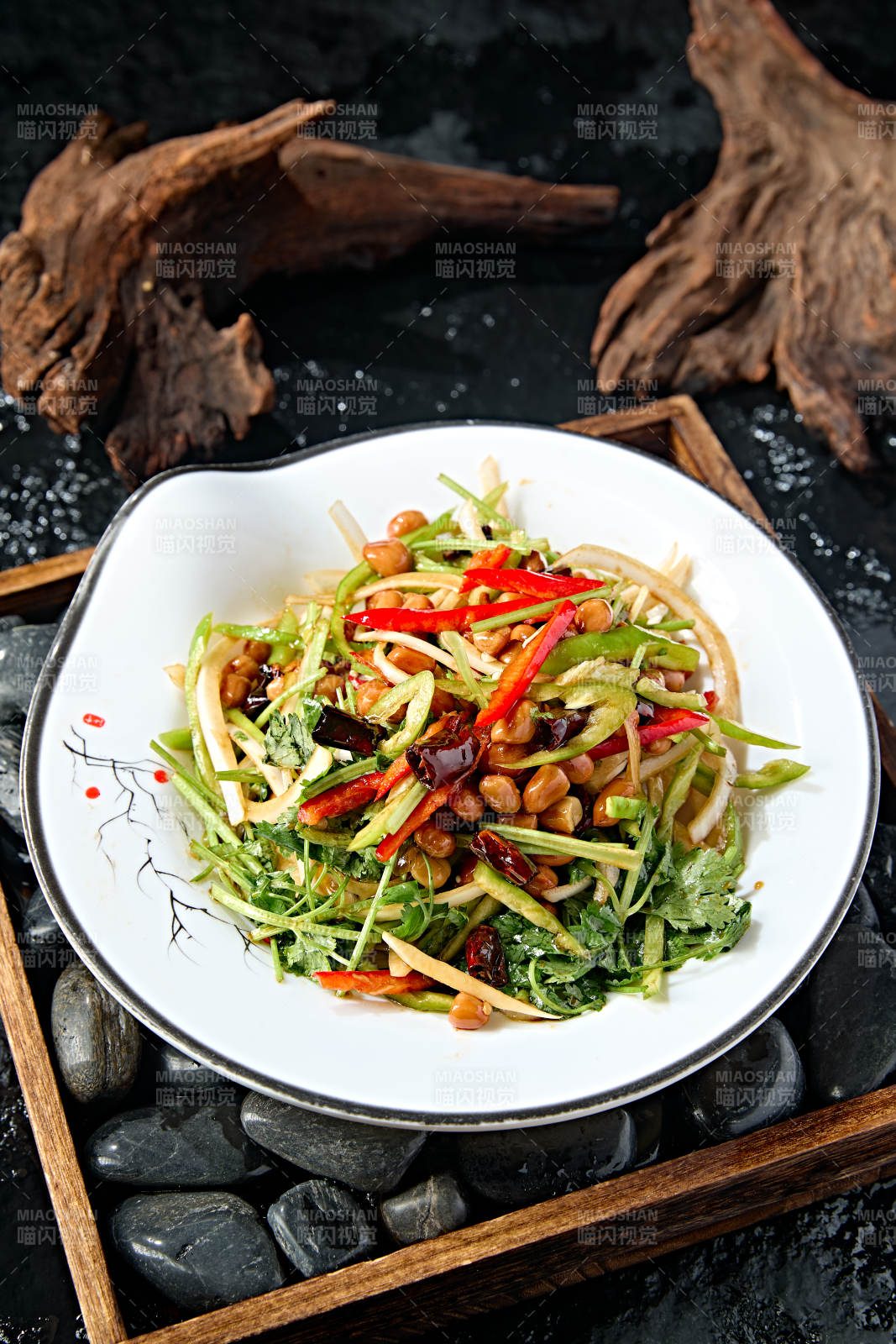 美味小菜凉拌老虎菜图片