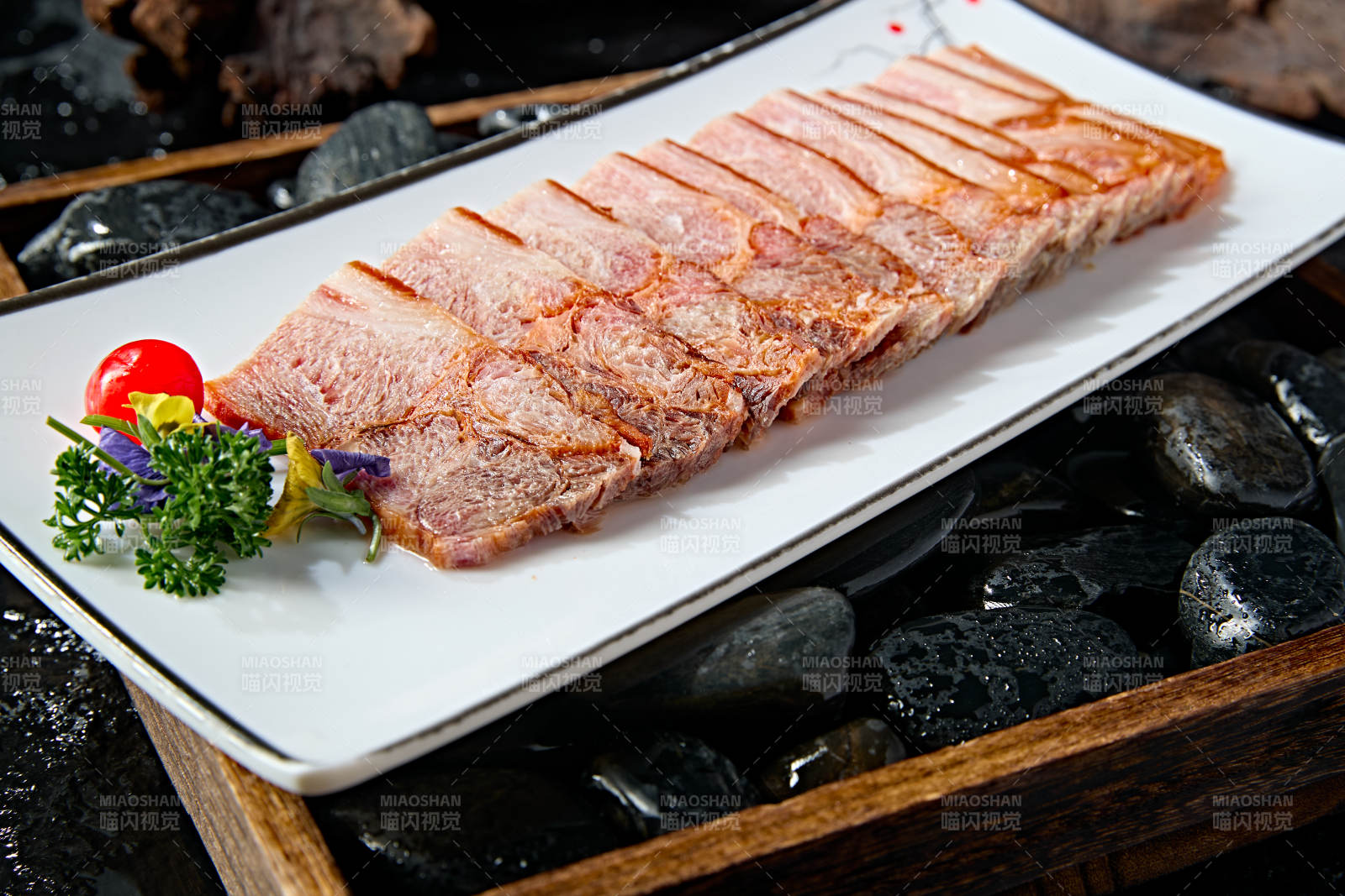 风味美食压猪耳丝皮冻切片图片